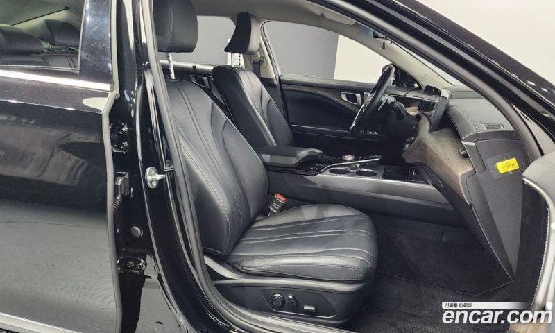 Kia K8 2.5 Gasoline 2WD