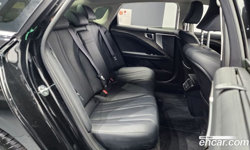 Kia K8 2.5 Gasoline 2WD