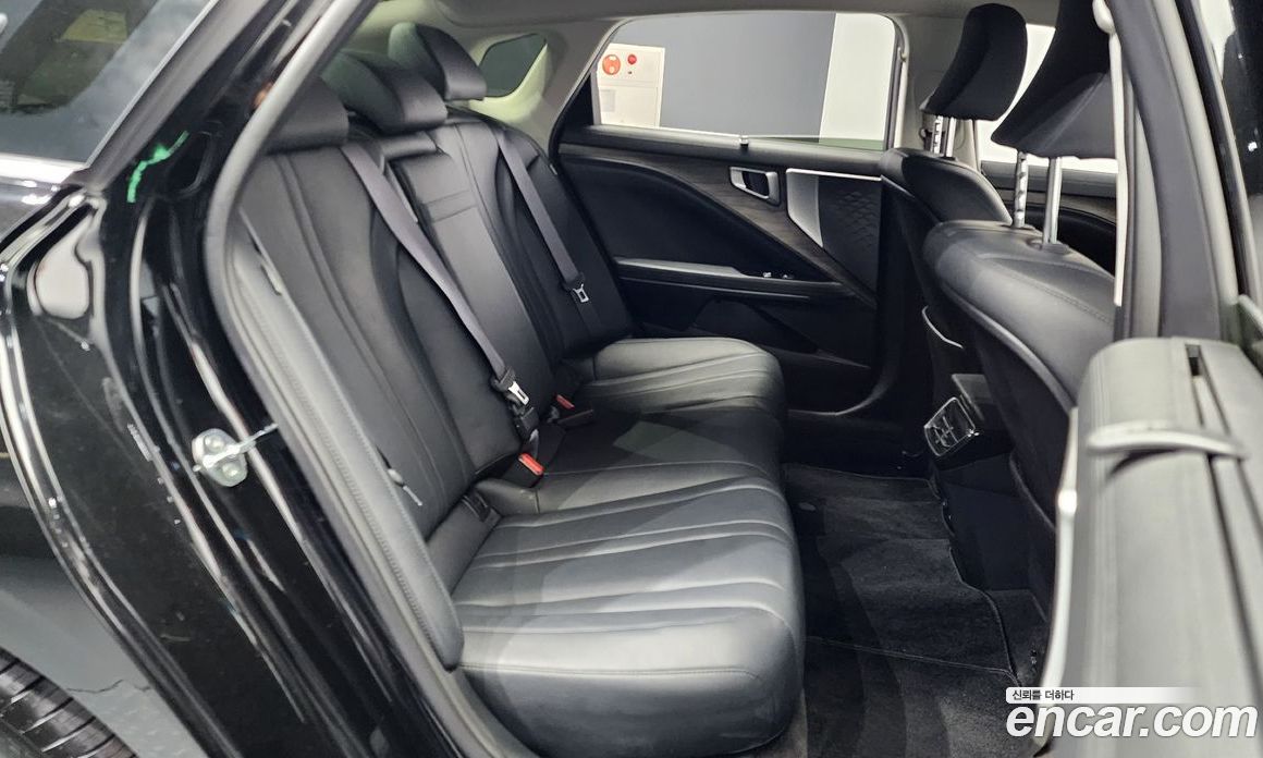 Kia K8 2.5 Gasoline 2WD