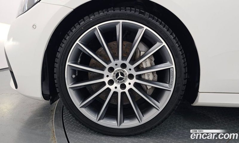 Mercedes Benz E-Class E350 4MATIC AMG Line