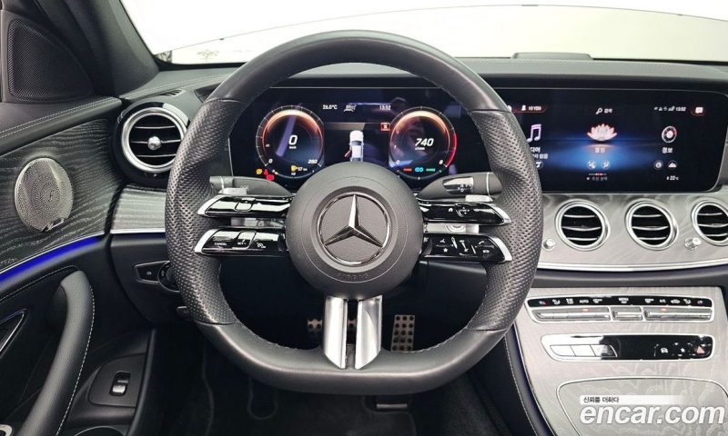 Mercedes Benz E-Class E350 4MATIC AMG Line
