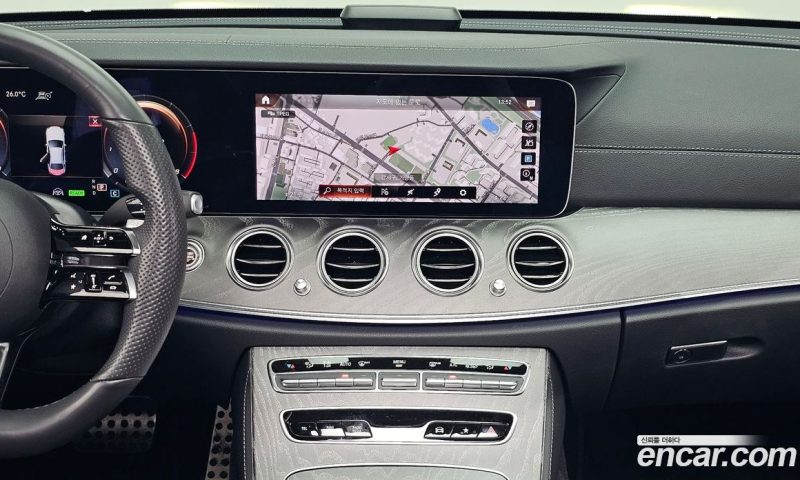 Mercedes Benz E-Class E350 4MATIC AMG Line