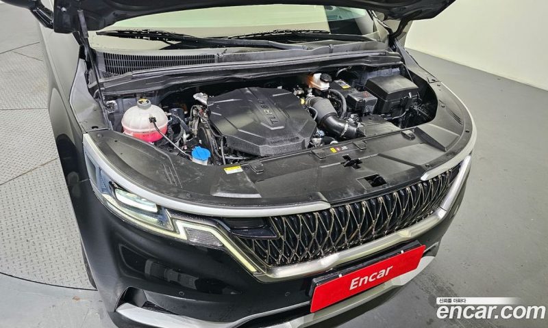 Kia Carnival 9-Seater Prestige