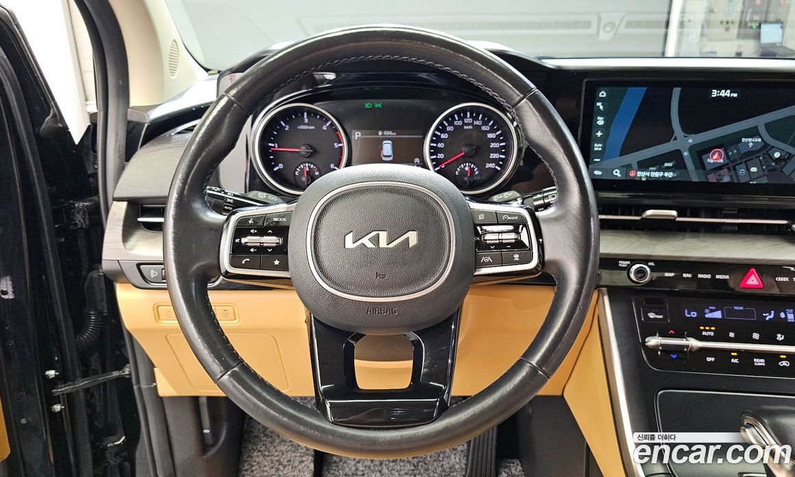 Kia Carnival 9-Seater Prestige
