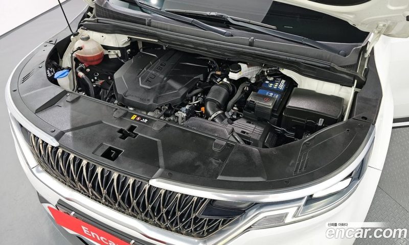 Kia Carnival 9-Seater Noblesse