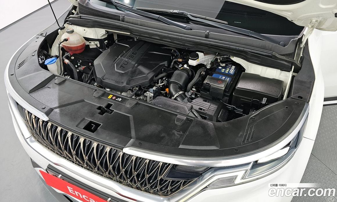 Kia Carnival 9-Seater Noblesse