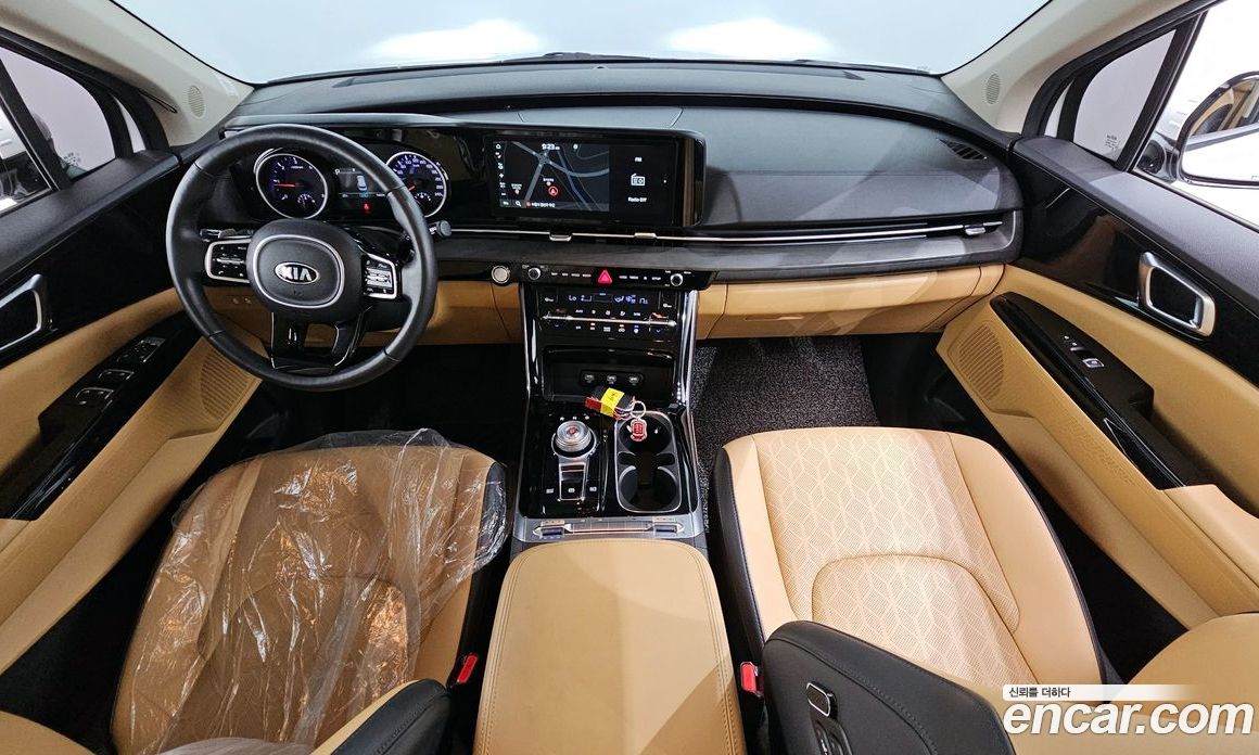 Kia Carnival 9-Seater Noblesse