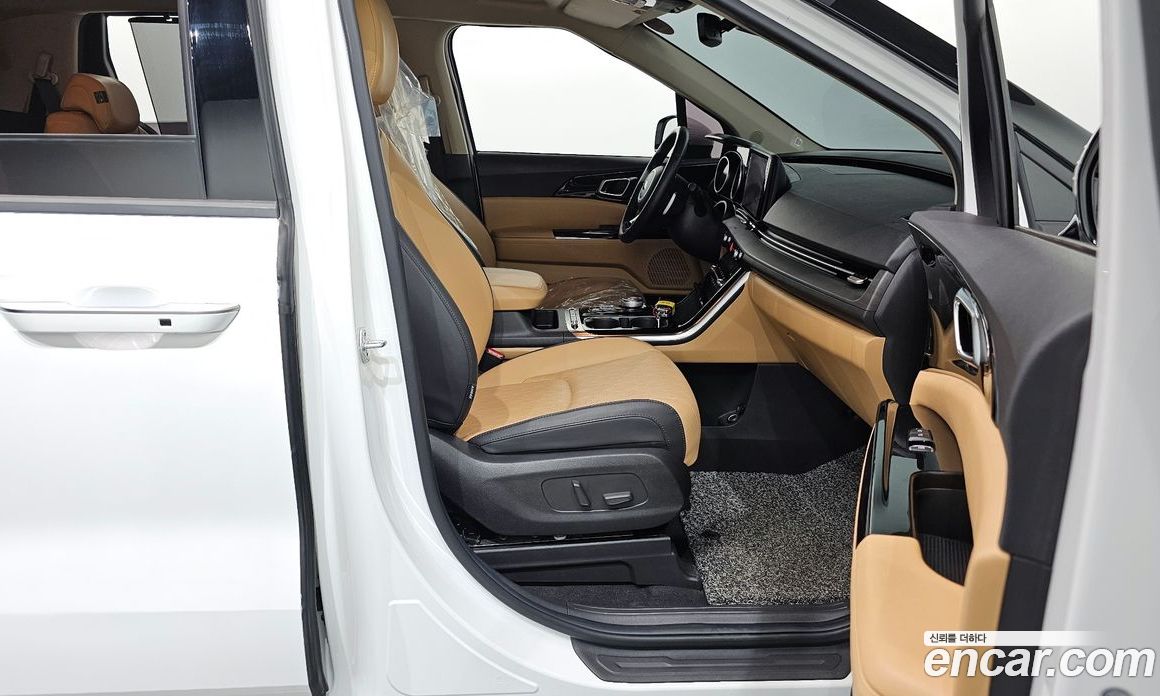 Kia Carnival 9-Seater Noblesse