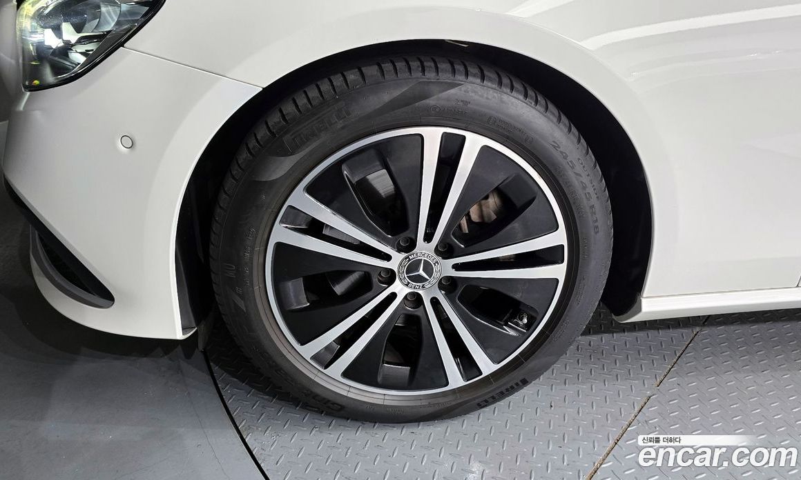 Mercedes Benz E-Class E250 Avantgarde