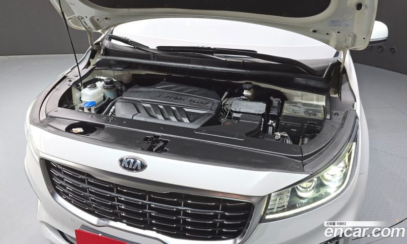 Kia Carnival 9-Seater Prstige
