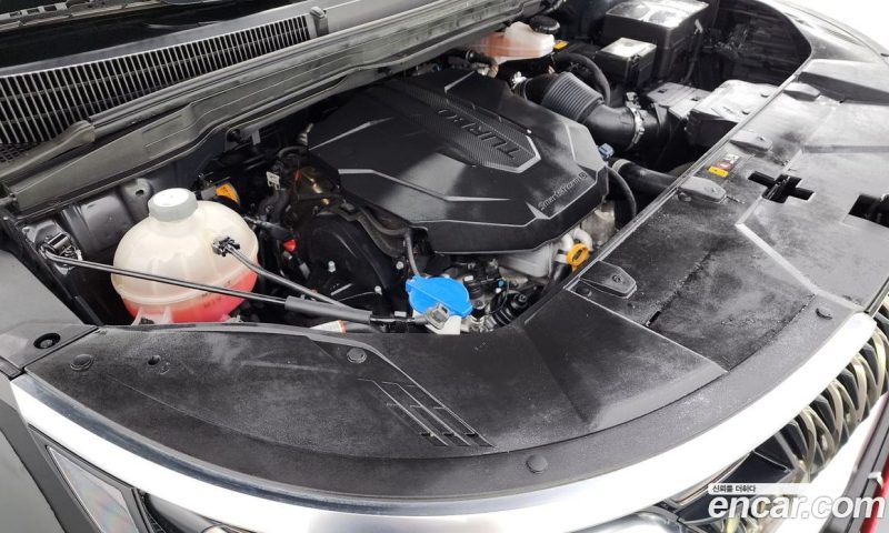 Kia Carnival 9-Seater Noblesse