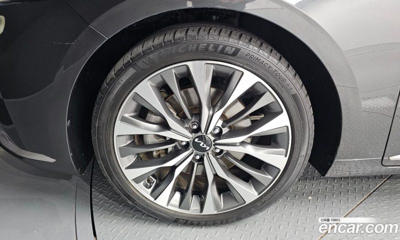 Kia K8 2.5 Gasoline 2WD