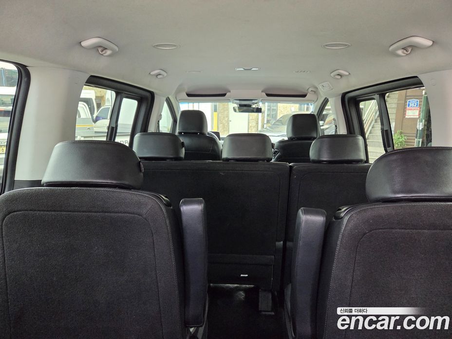 Hyundai Staria Tourer 11-Seater
