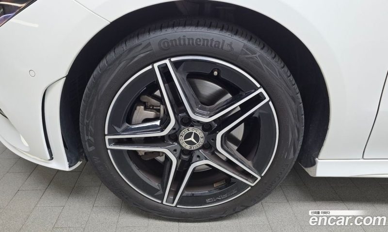 Mercedes Benz CLA-Class CLA250 4MATIC