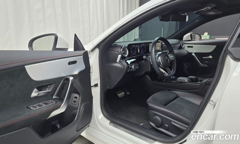 Mercedes Benz CLA-Class CLA250 4MATIC