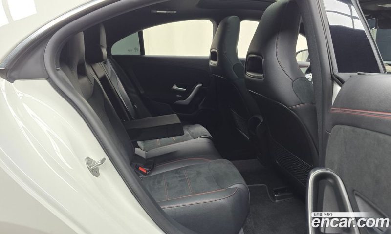 Mercedes Benz CLA-Class CLA250 4MATIC