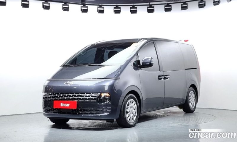 Hyundai Staria Tourer 9-Seater
