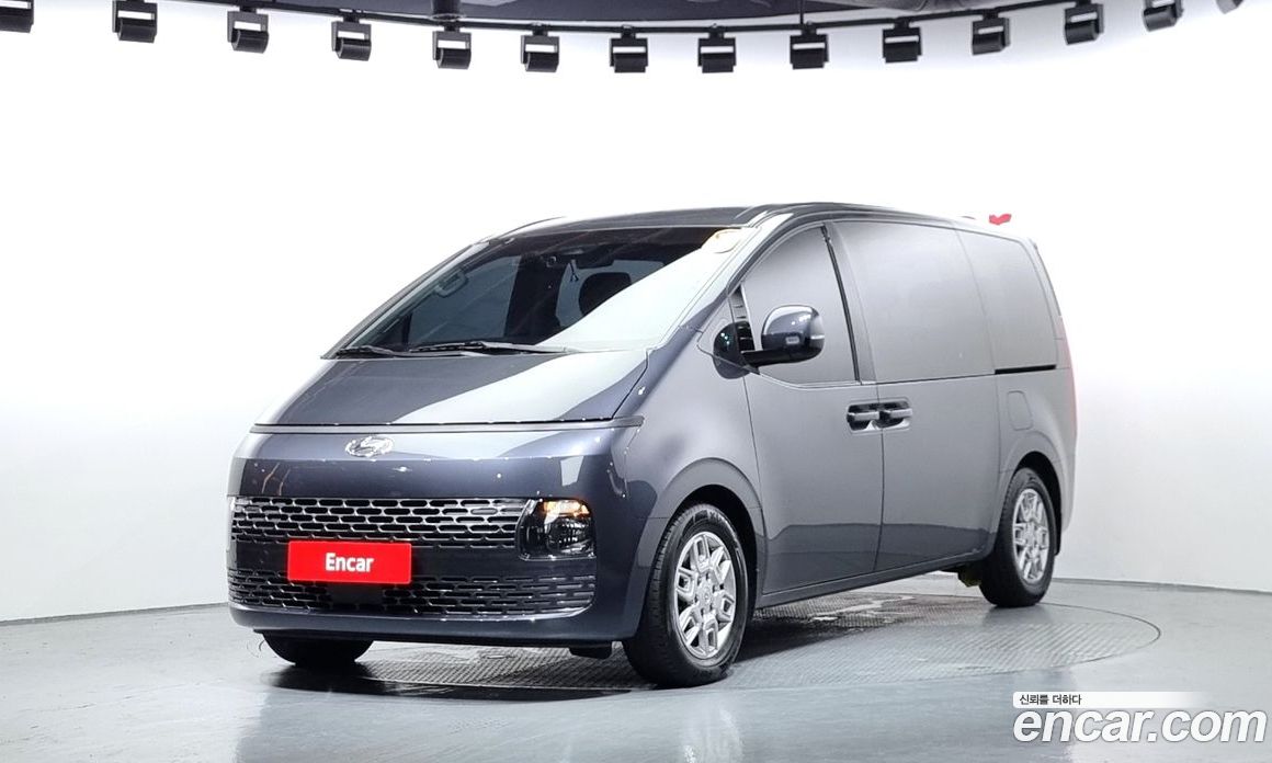 Hyundai Staria Tourer 9-Seater