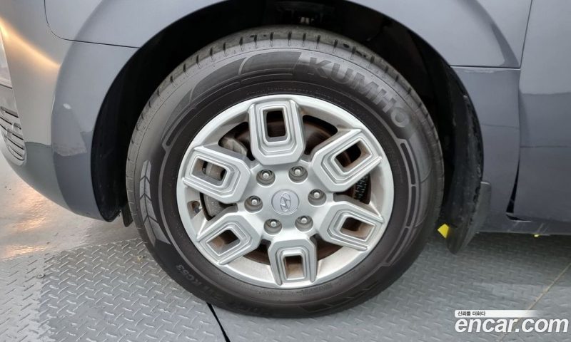 Hyundai Staria Tourer 9-Seater