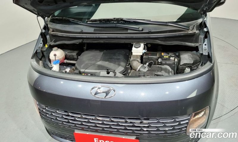Hyundai Staria Tourer 9-Seater