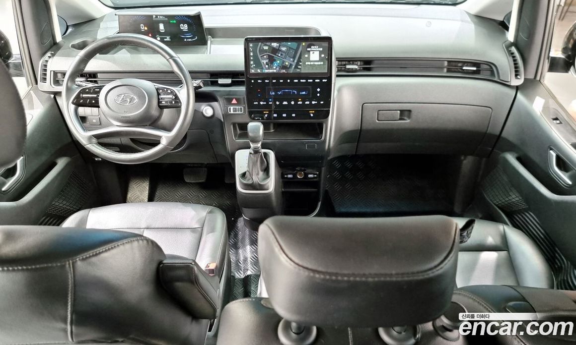 Hyundai Staria Tourer 9-Seater