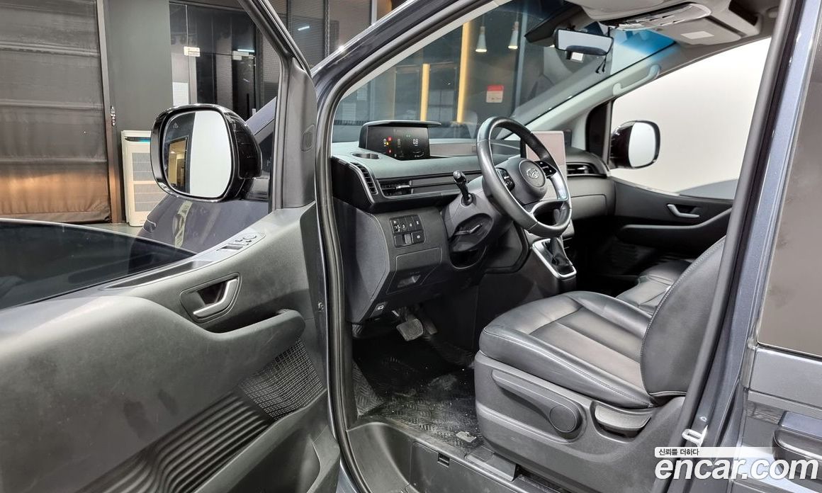 Hyundai Staria Tourer 9-Seater