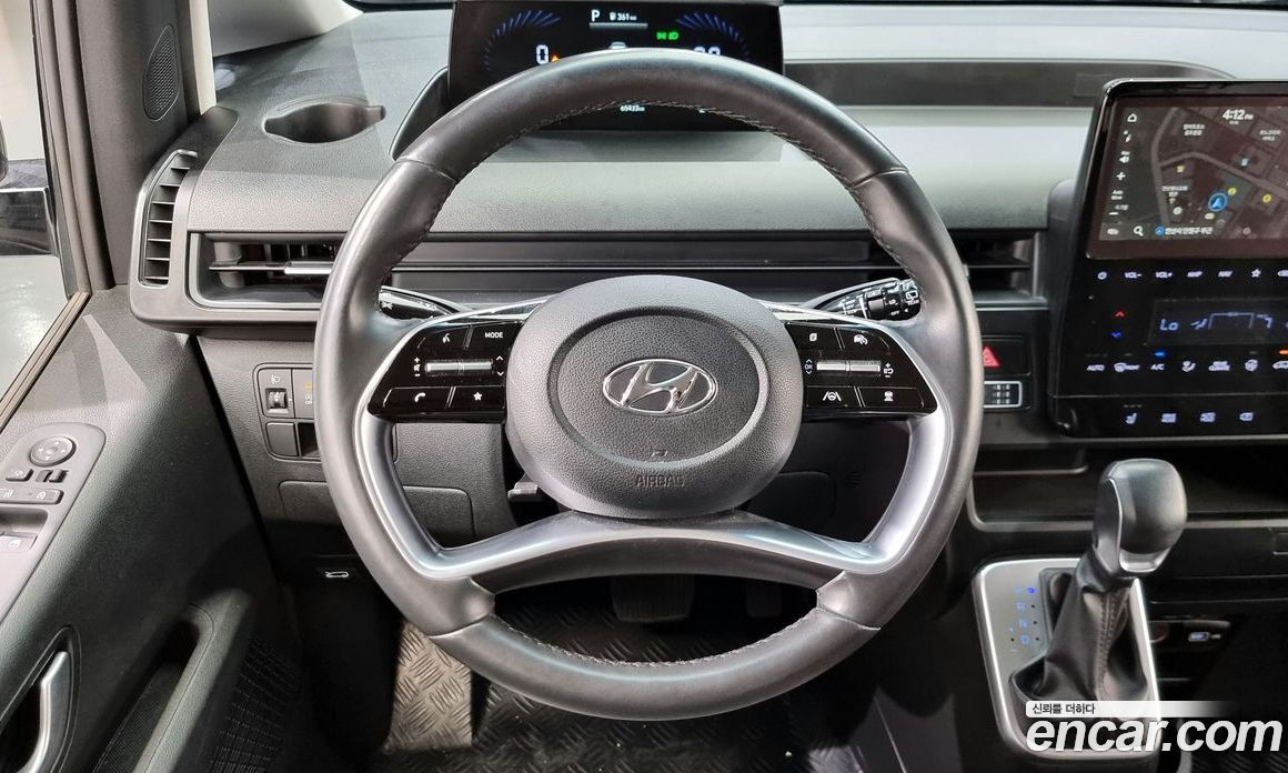 Hyundai Staria Tourer 9-Seater