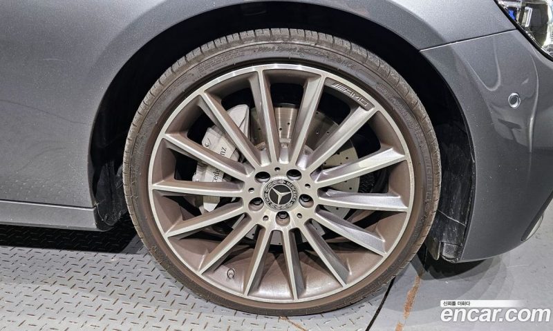 Mercedes Benz E-Class E350 4MATIC AMG Line