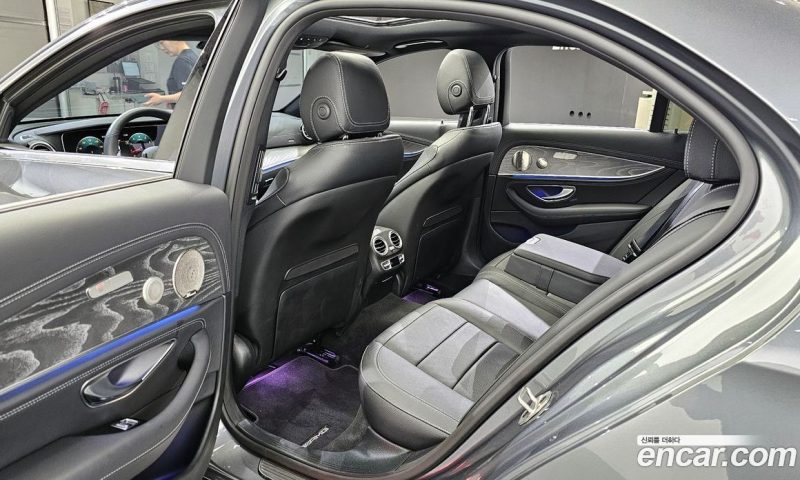Mercedes Benz E-Class E350 4MATIC AMG Line