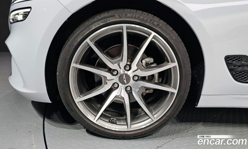 Genesis G70 Gasoline 2.0T 2WD