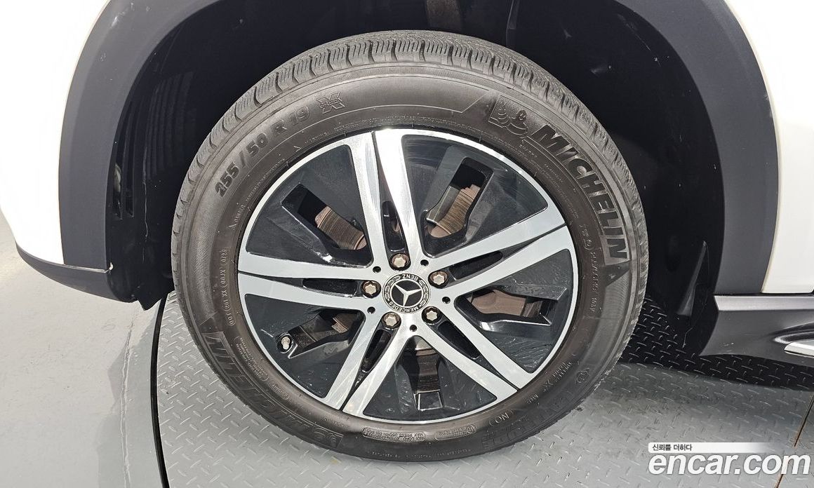 Mercedes Benz GLE-Class GLE300d 4MATIC