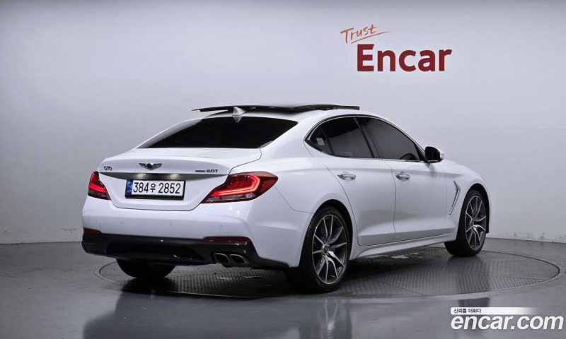 Genesis G70 2.0T AWD
