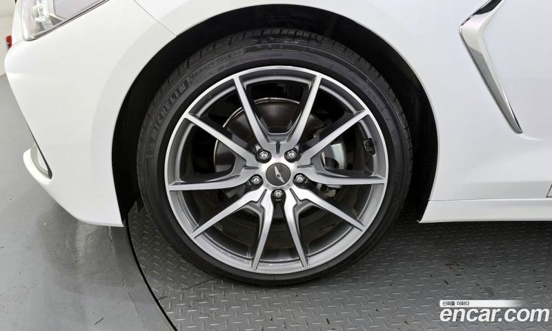 Genesis G70 2.0T AWD