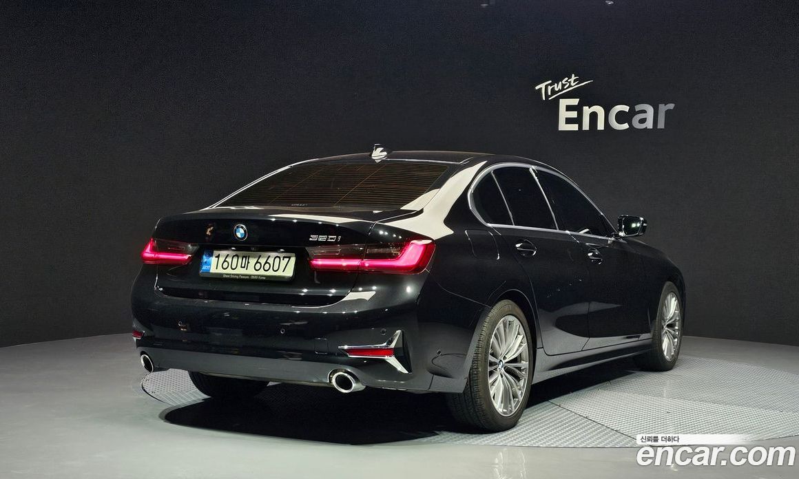 BMW 3-Series i320 Luxury