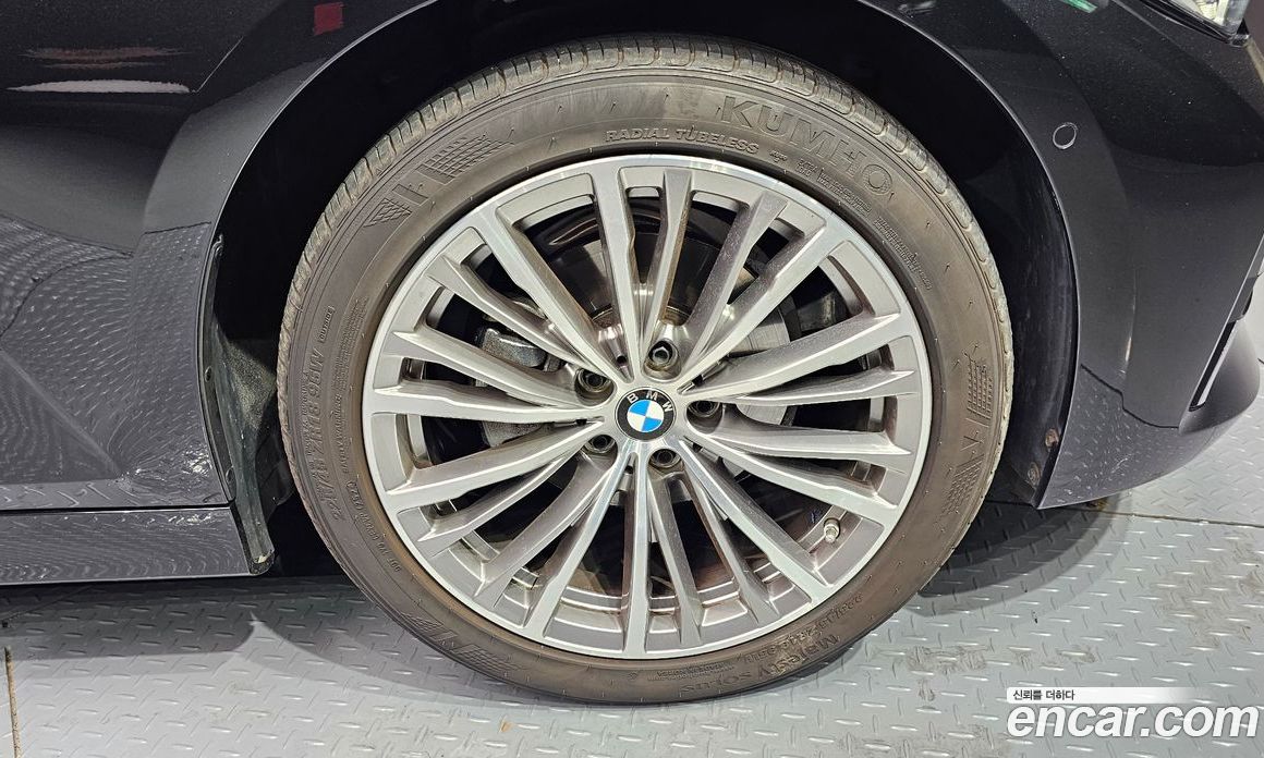 BMW 3-Series i320 Luxury