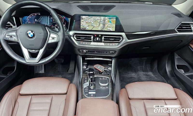 BMW 3-Series i320 Luxury