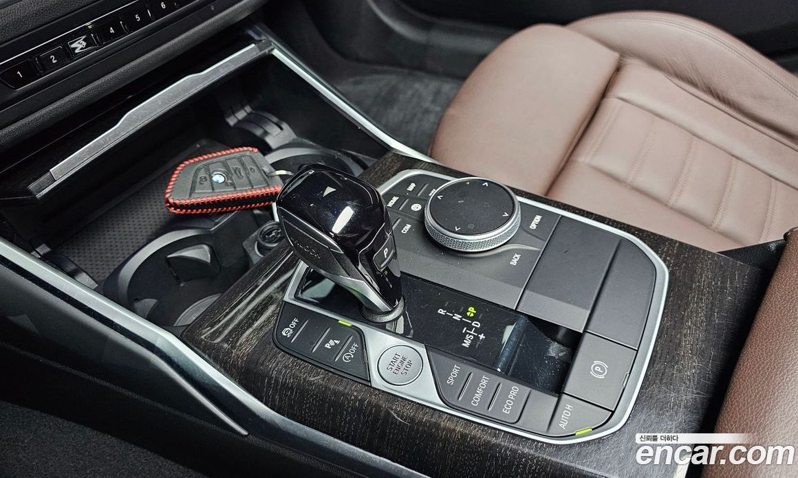 BMW 3-Series i320 Luxury