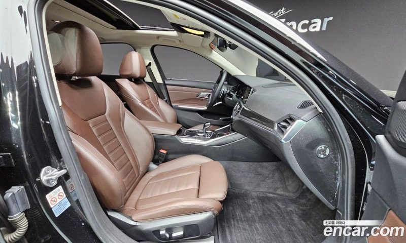 BMW 3-Series i320 Luxury
