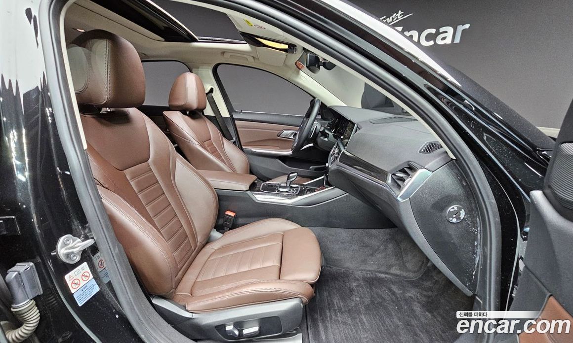 BMW 3-Series i320 Luxury