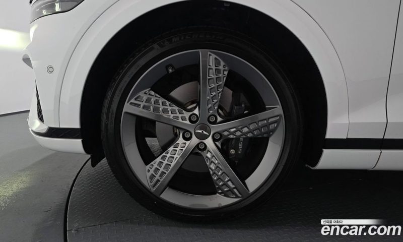 Genesis GV70 2.5T Gasoline 2WD