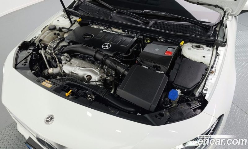 Mercedes Benz CLA-Class CLA250 4MATIC