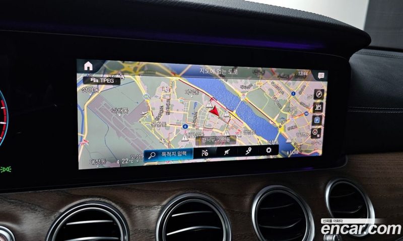 Mercedes Benz E-Class E250 Exclusive