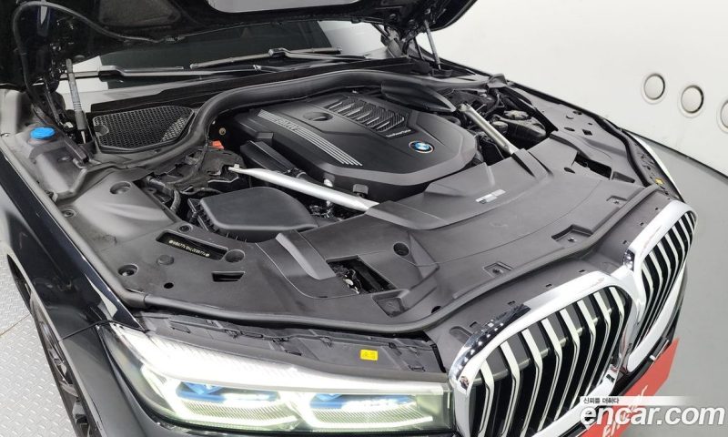 BMW 7-Series 740Li xDrive M Sport Package