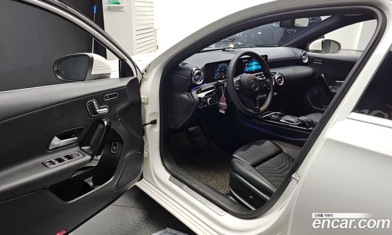 Mercedes Benz A-Class A220 Sedan