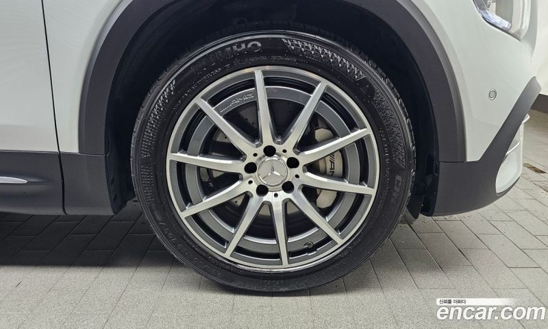 Mercedes Benz GLB-Class AMG GLB35 4MATIC