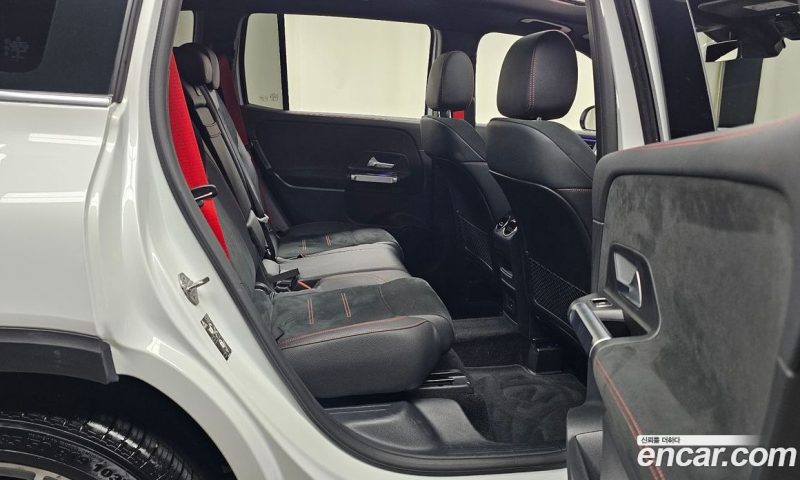 Mercedes Benz GLB-Class AMG GLB35 4MATIC