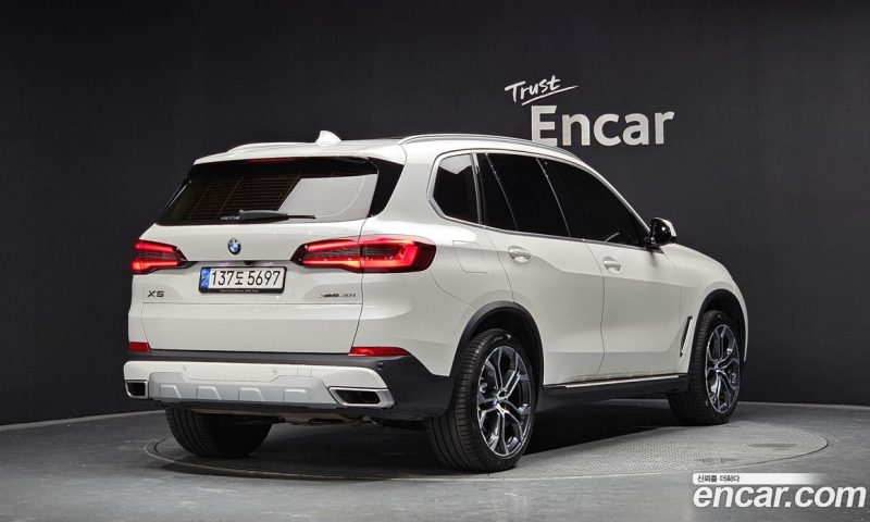 BMW X5 xDrive i40 xLine