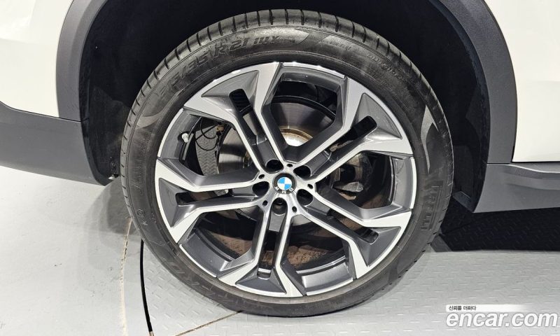 BMW X5 xDrive i40 xLine