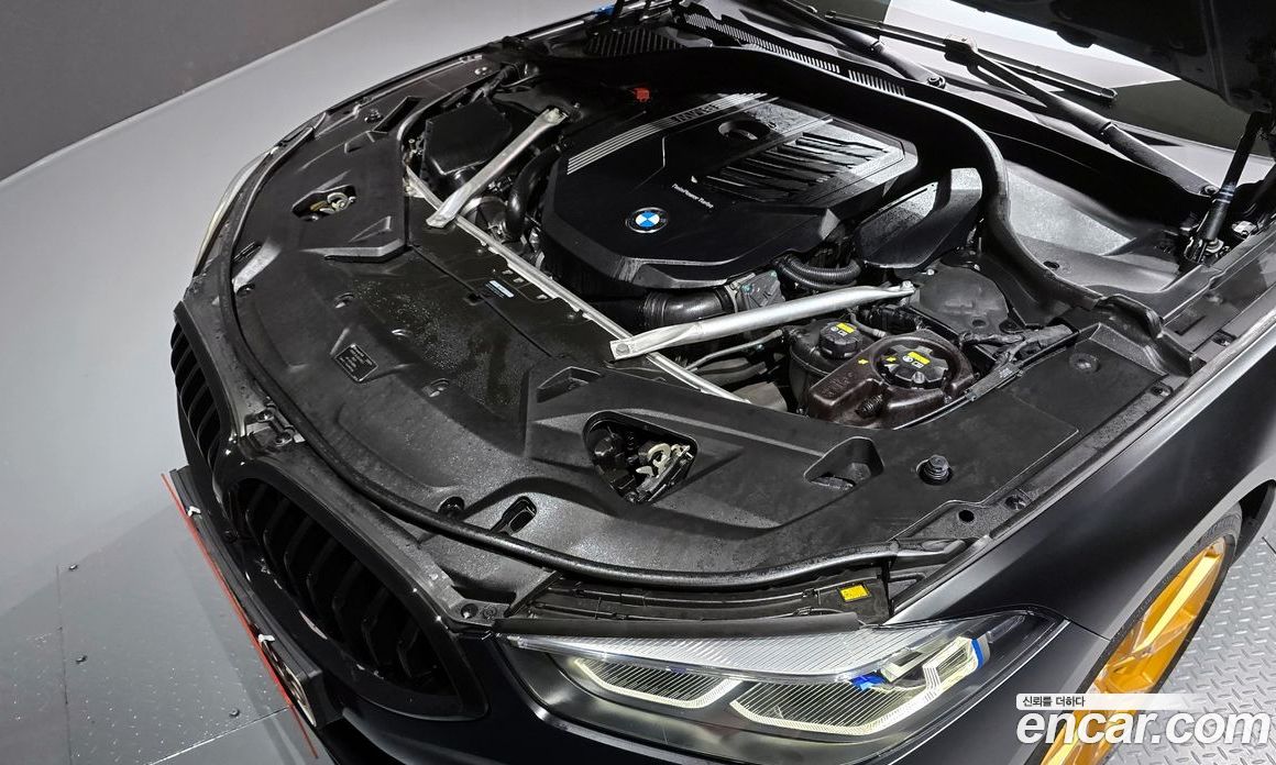 BMW 8-Series i840 xDrive Golden Thunder Edition