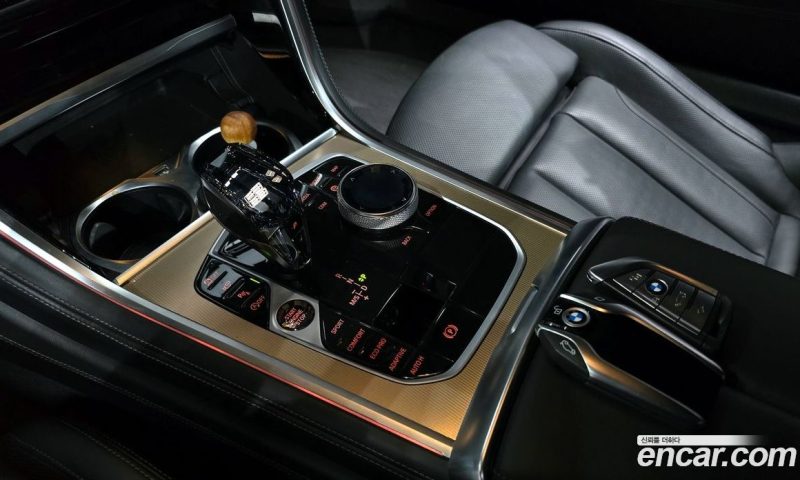 BMW 8-Series i840 xDrive Golden Thunder Edition